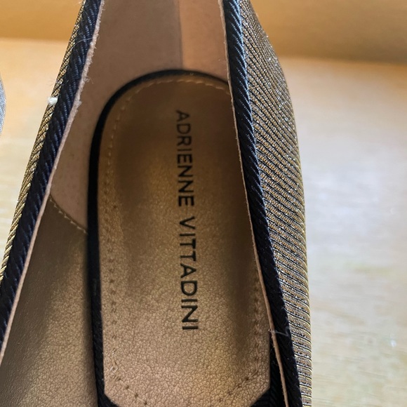 Adrienne Vittadini silver/gold sparkly Bow Pump Size 8.5 - Picture 5 of 14